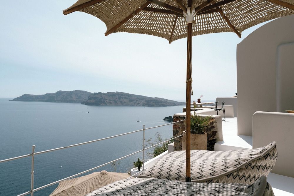 Nano Oia Canaves Honeymoon Villa, Jetted Tub, Sea View 4