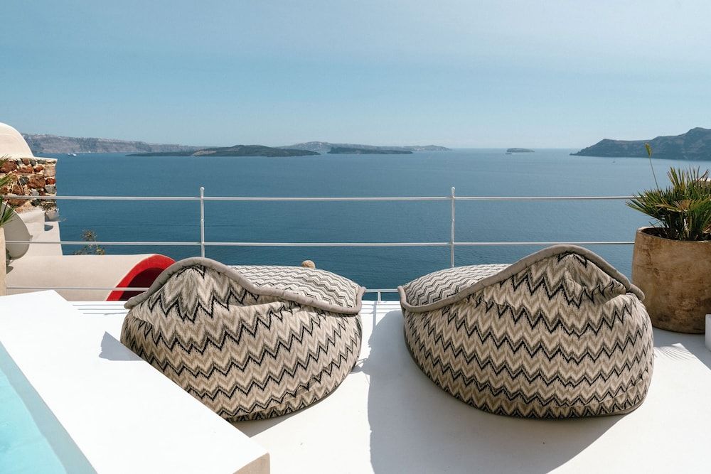 Nano Oia Canaves Honeymoon Villa, Jetted Tub, Sea View 5