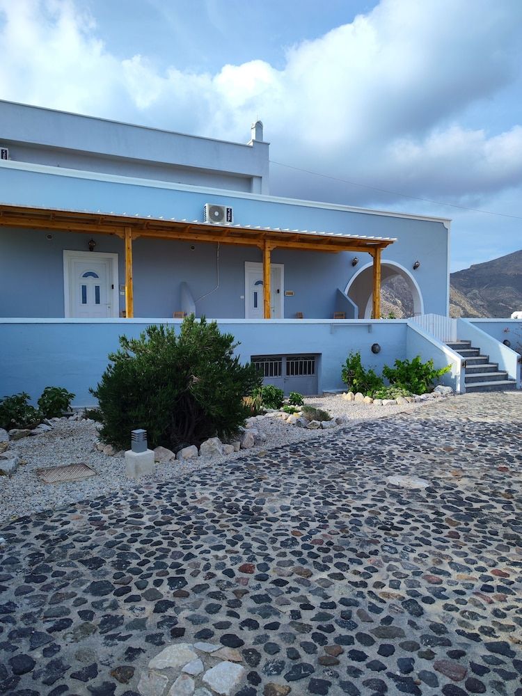 undefined Oasis Apartments 4