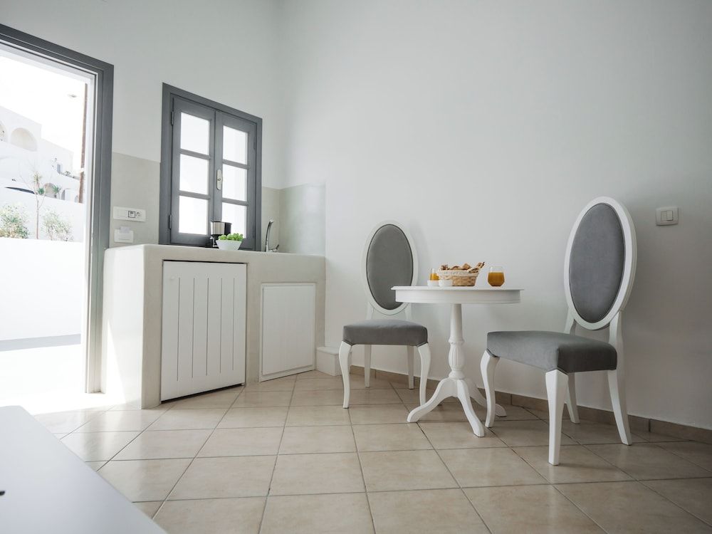 undefined Anthemis Suites 5