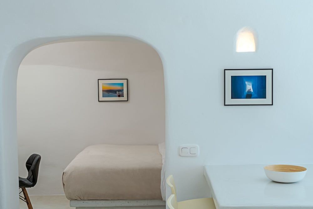 Crown Of Fira Basic Villa 5