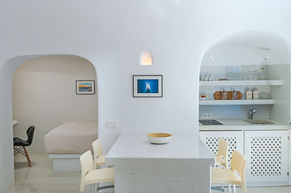 Crown Of Fira Basic Villa 11