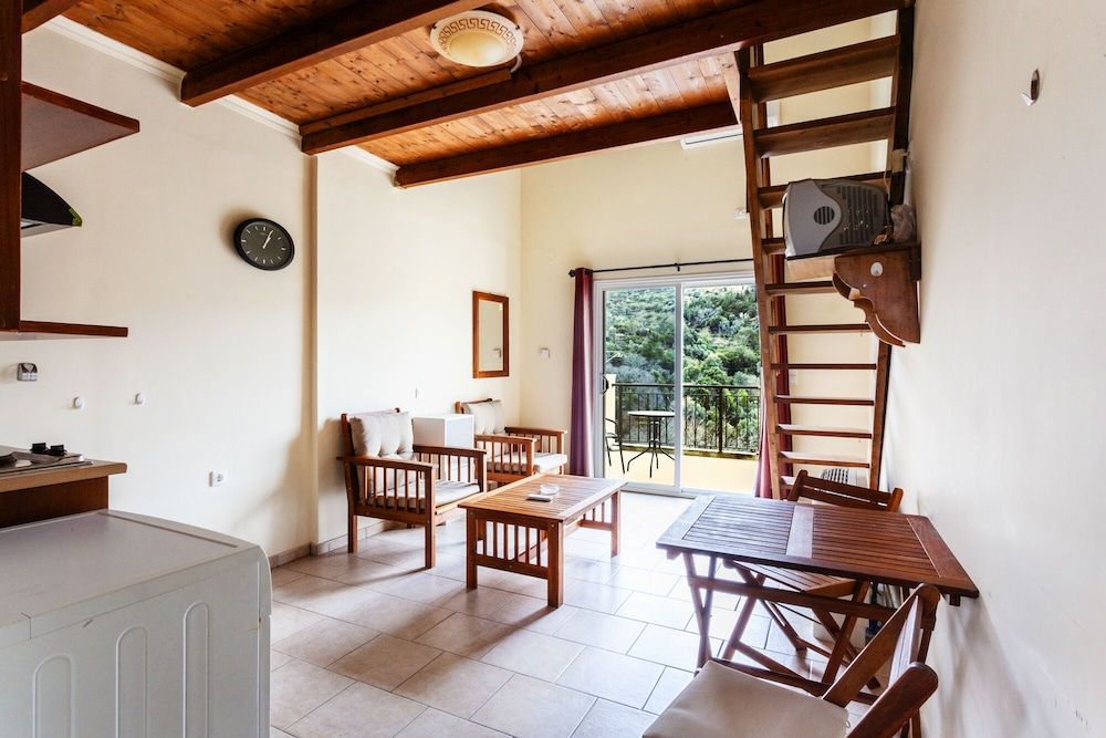 Deluxe Studio Suite