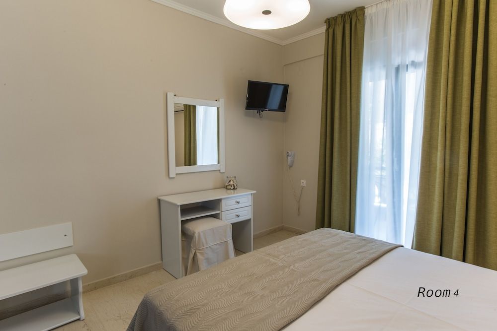 Standard Triple Room, Balcony, Hill View (4)