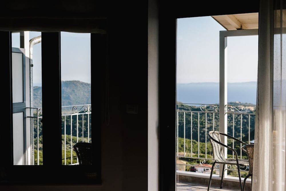 Villa Mons & Mare