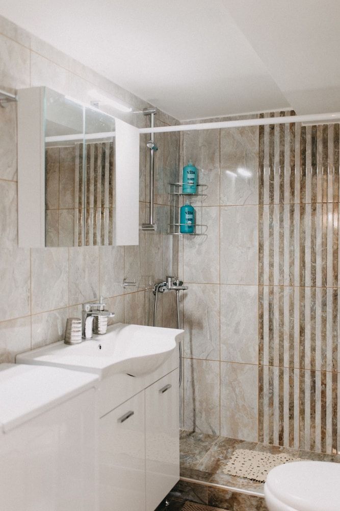 Best House Central Luxury Apartment Deluxe Apartment, 1 Queen Bed with Sofa bed, Kitchen, Courtyard View 10