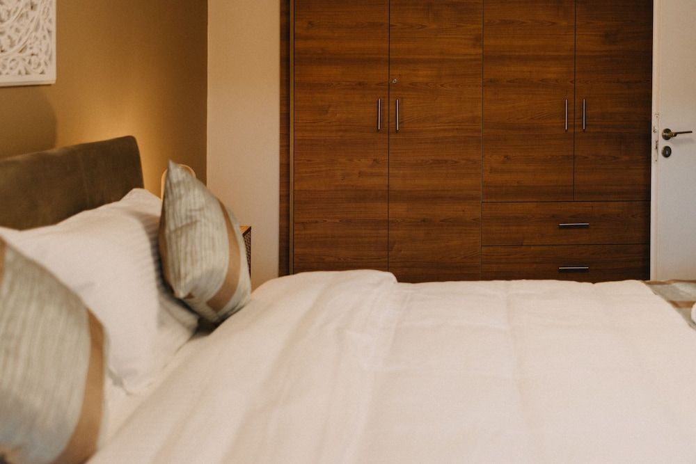 Best House Central Luxury Apartment Deluxe Apartment, 1 Queen Bed with Sofa bed, Kitchen, Courtyard View 5