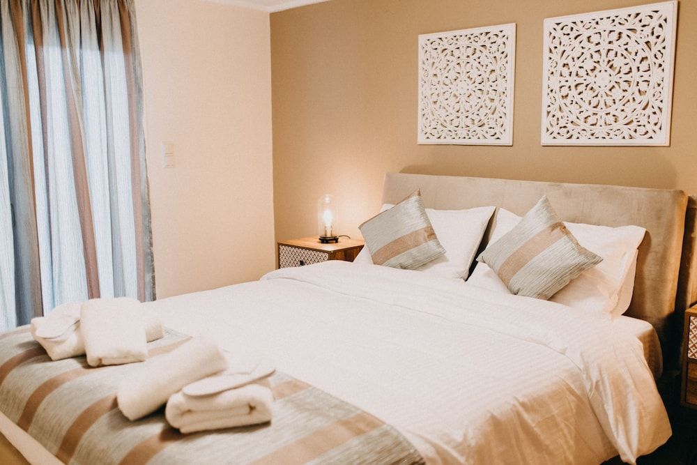 Best House Central Luxury Apartment Deluxe Apartment, 1 Queen Bed with Sofa bed, Kitchen, Courtyard View 6