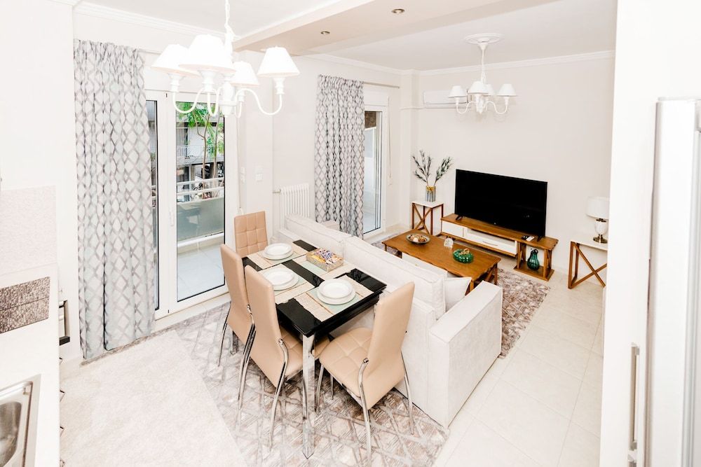 Best House Ellinos Stratiotou Ayia Patra Deluxe Apartment, Multiple Bedrooms, Kitchen, City View 12