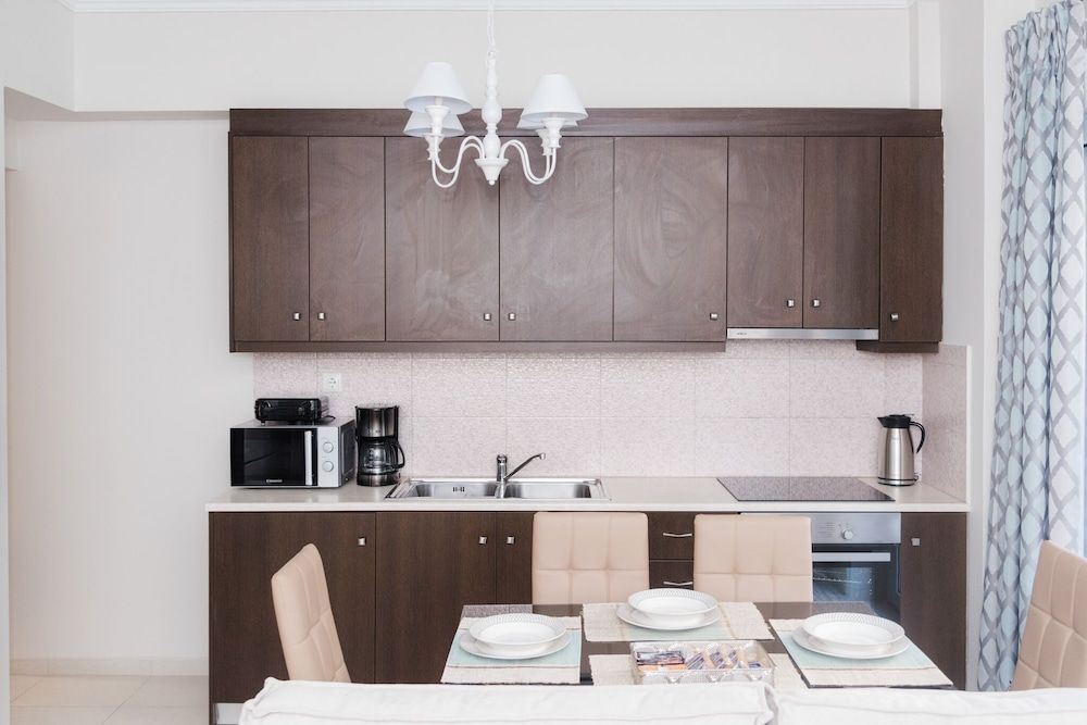 Best House Ellinos Stratiotou Ayia Patra Deluxe Apartment, Multiple Bedrooms, Kitchen, City View 9