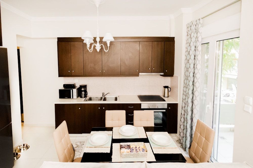 Best House Ellinos Stratiotou Ayia Patra Deluxe Apartment, Multiple Bedrooms, Kitchen, City View 8