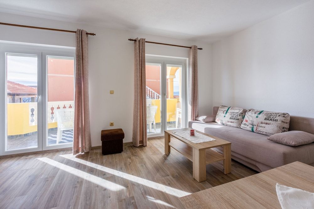 Apartment (A2)