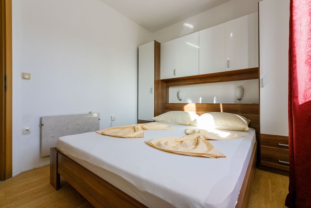 Apartment (A2)
