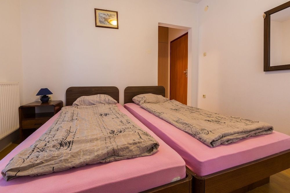 Apartment (A2)