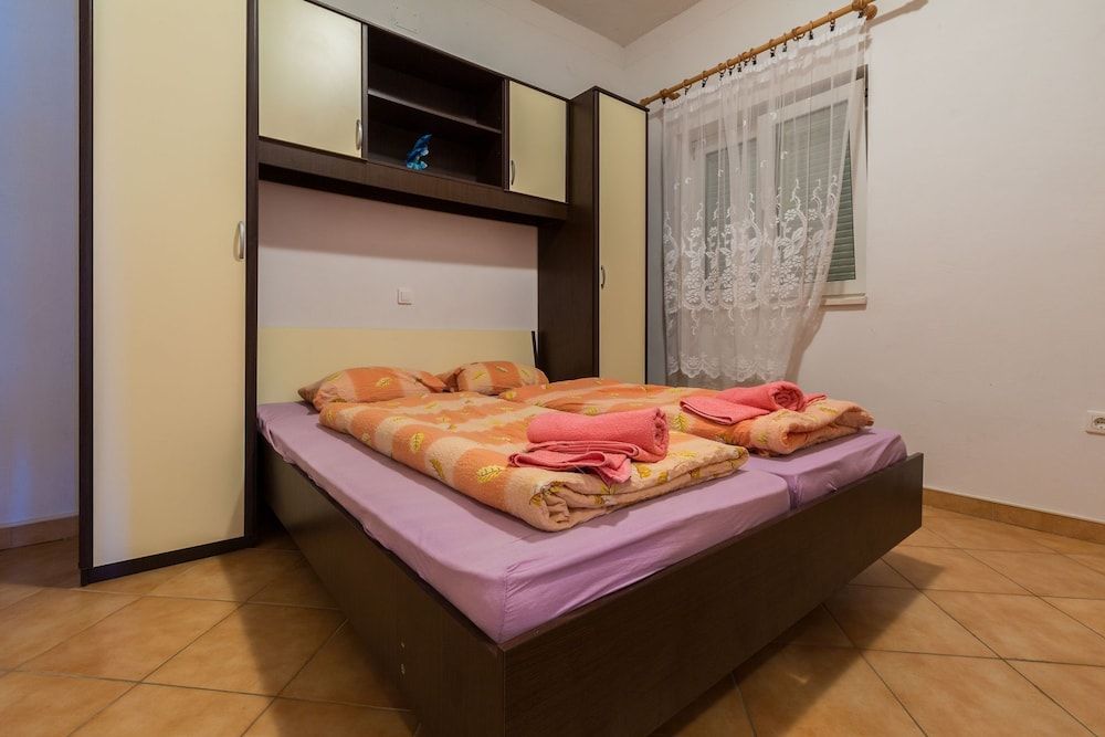 Apartment (A5)