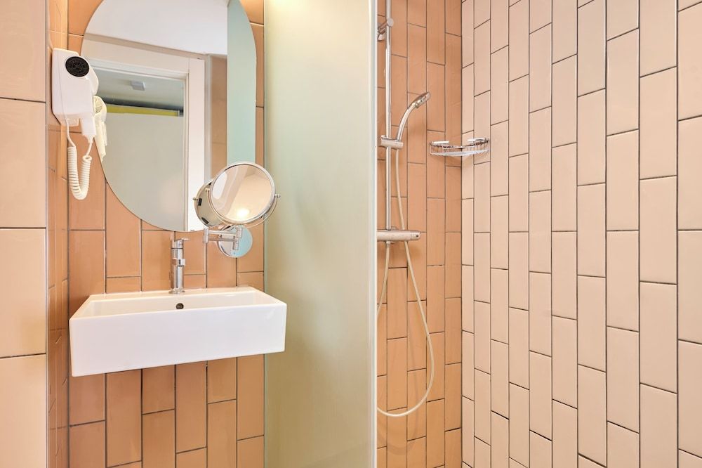 Aminess Vival Lišanj Family Hotel Premium family room with sea view balcony 8