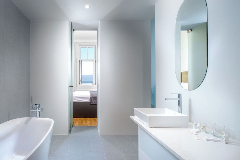 Superior Suite, Balcony, Partial Sea View