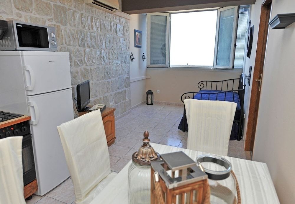 undefined Sunset Apartment 7