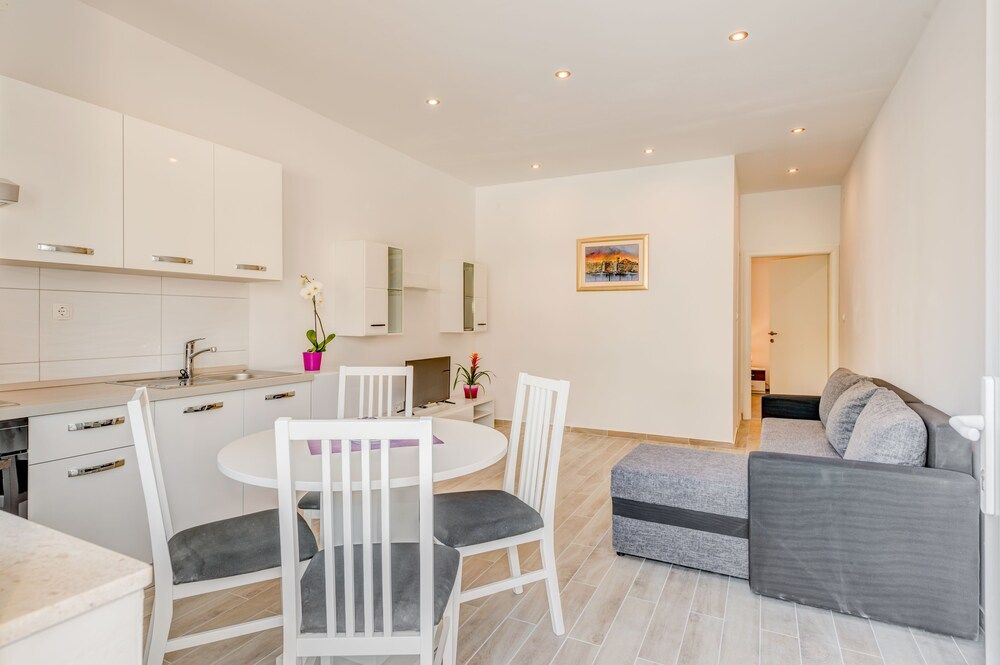 Apartments Maestral Apartment, 1 Bedroom 7