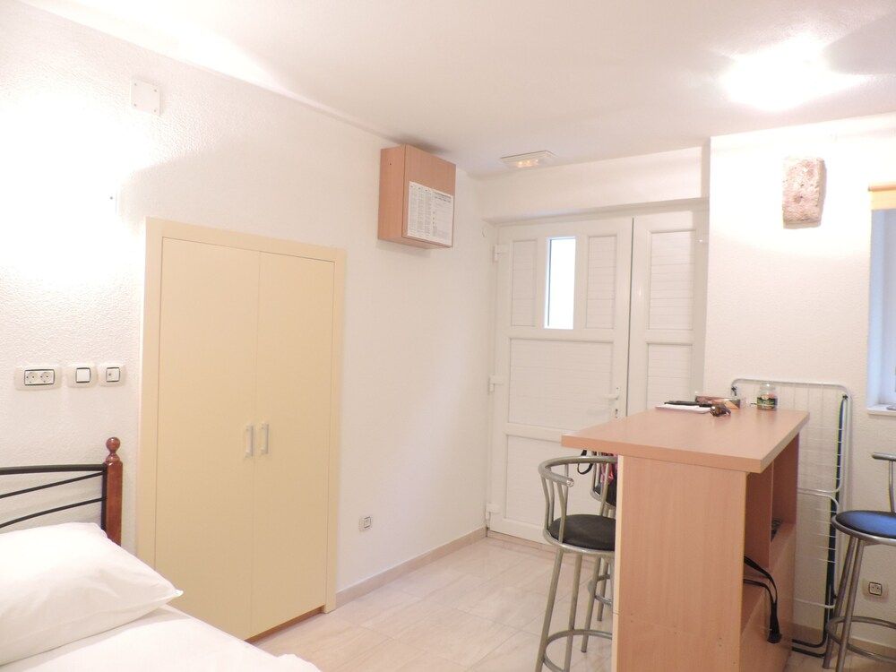 undefined Studio Josip 6