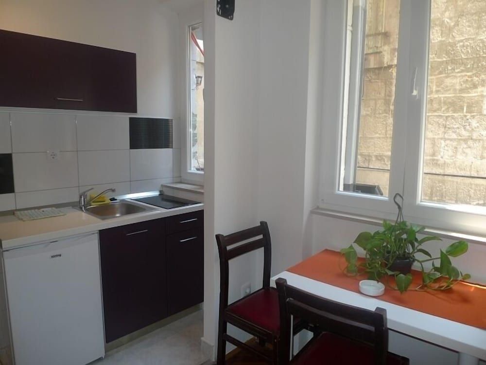 Apartments Optimist City Center Studio 4