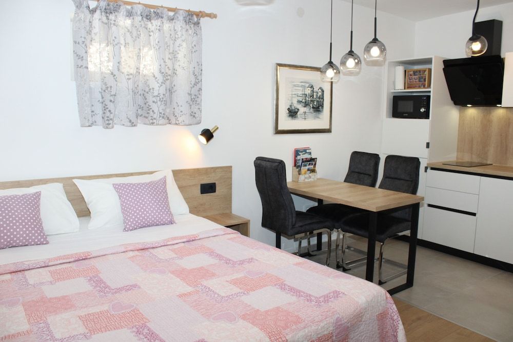 Apartments Lana Studio 7