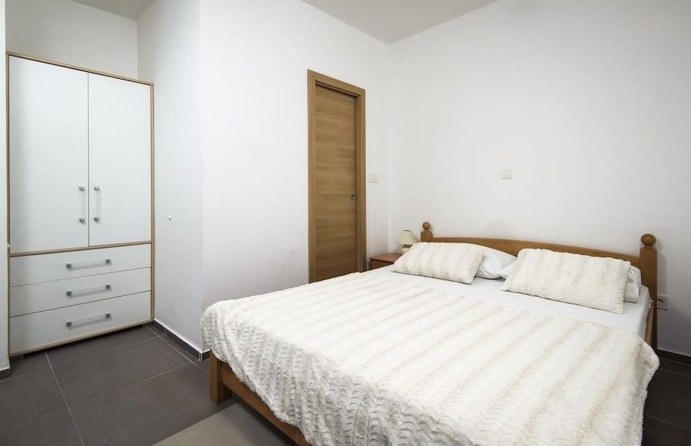undefined La Perla Apartments 2