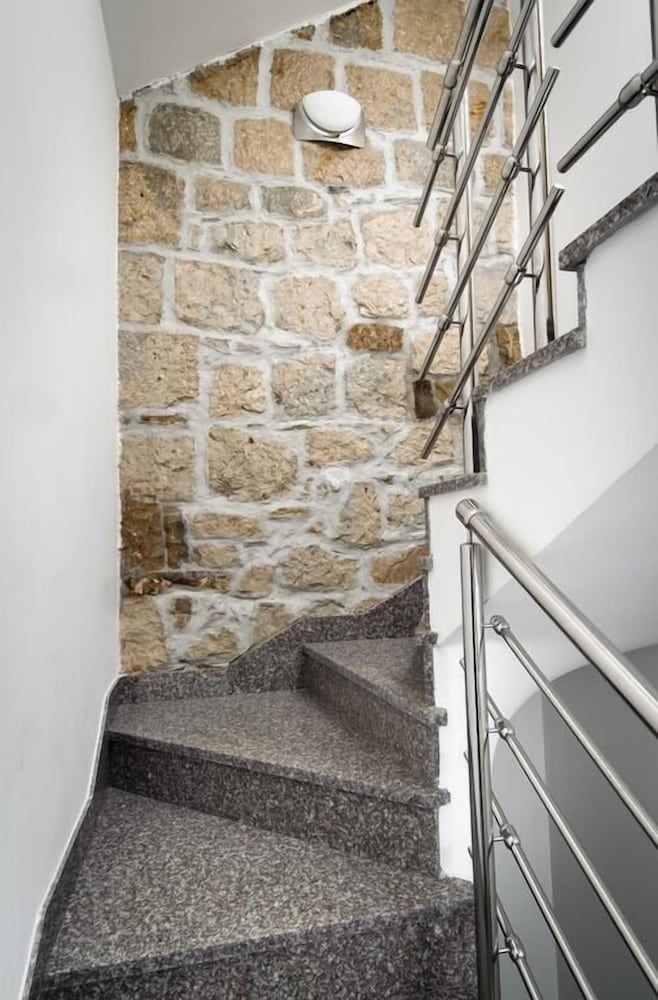 undefined La Perla Apartments 5