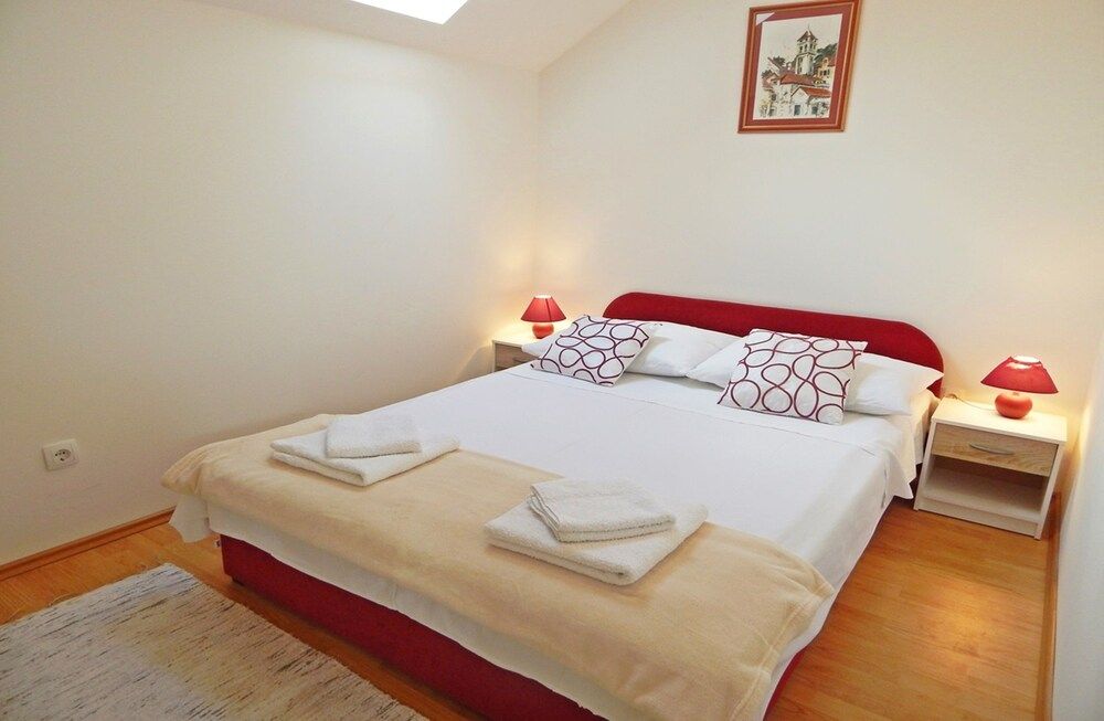 Apartments Moni Apartment, 2 Bedrooms 4