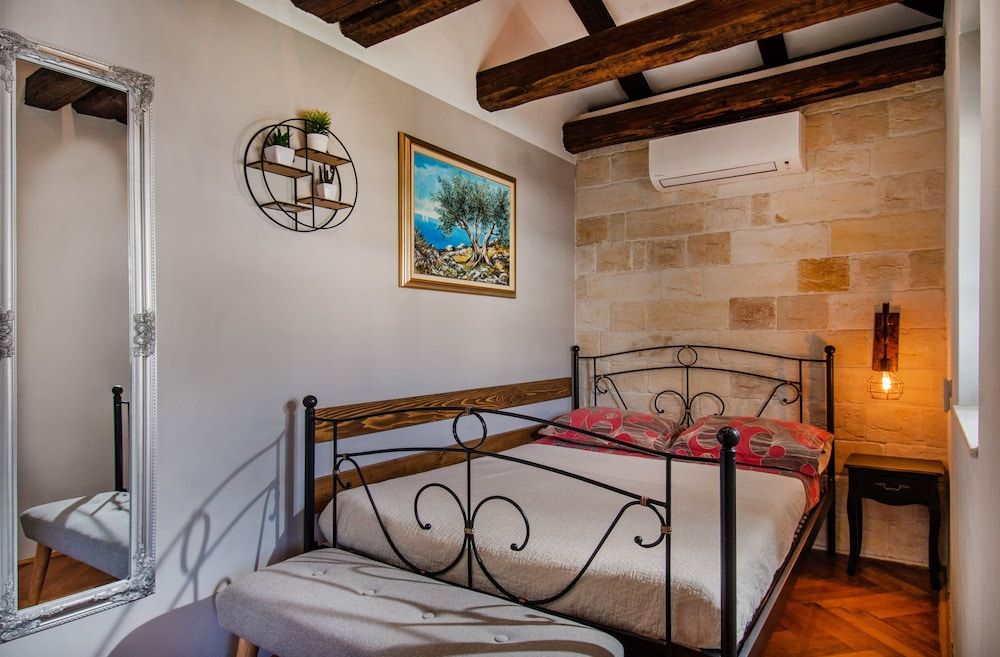 undefined Apartment Ami 6