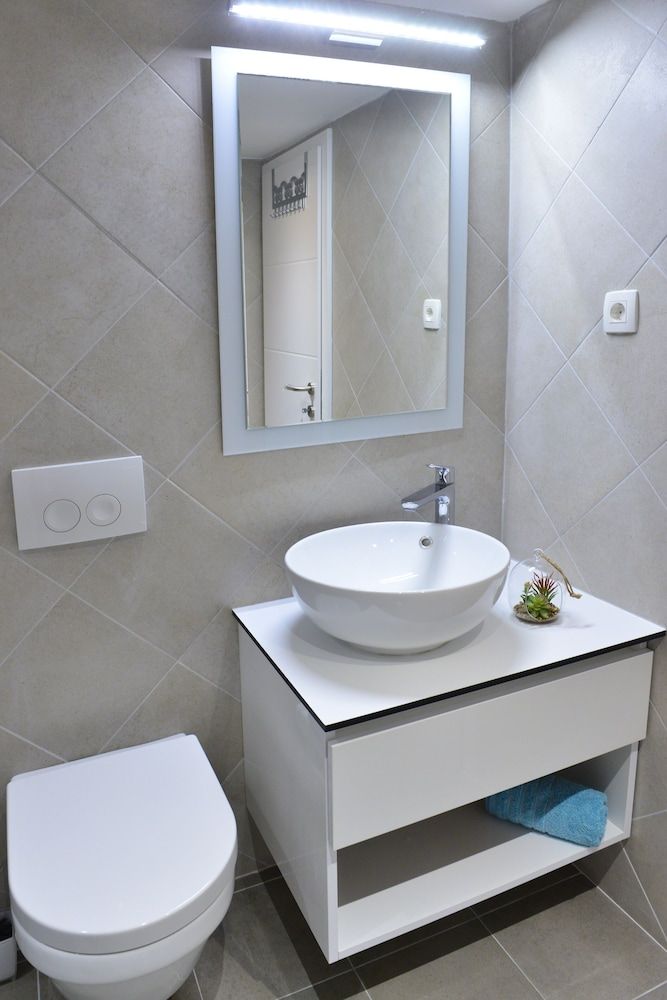 Apt 3 Flowers - 5 min to Split Old Town Apartment, 3 Bedrooms 26