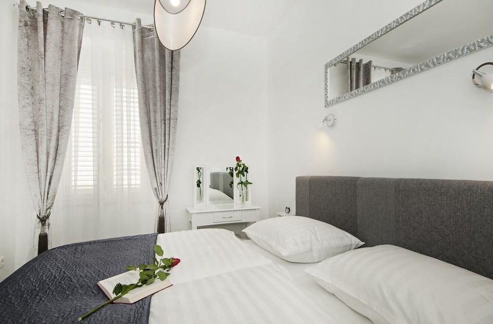 undefined Apartment Mihaela 6