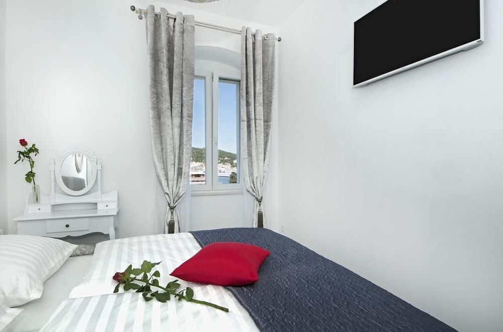 undefined Apartment Mihaela 5