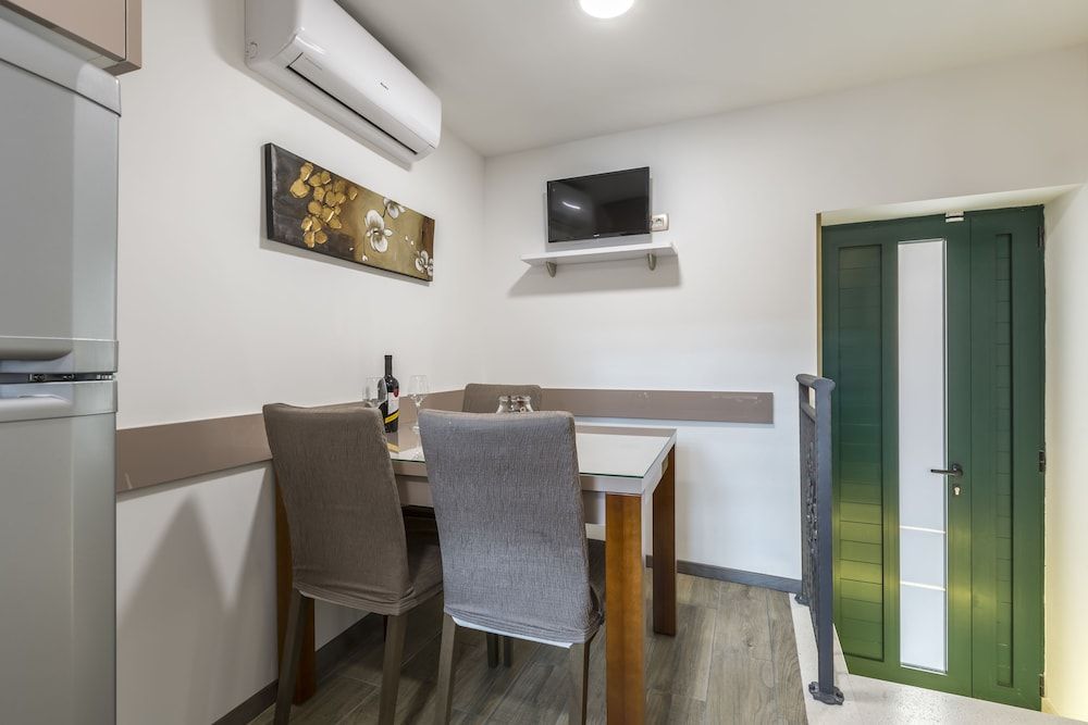 undefined Reval Luxury Stone House Apartments 7