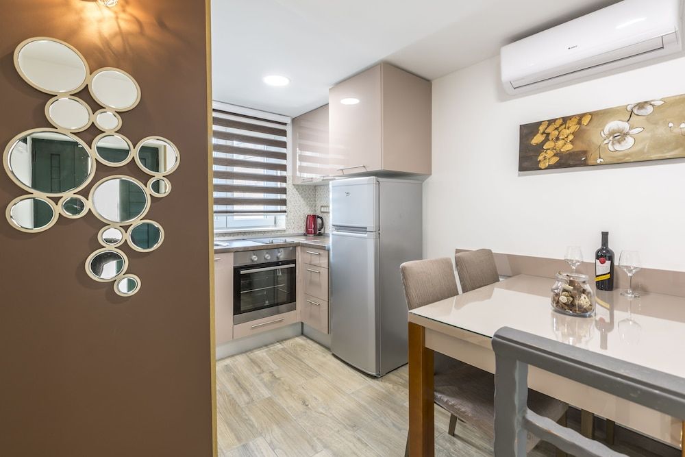 undefined Reval Luxury Stone House Apartments 8