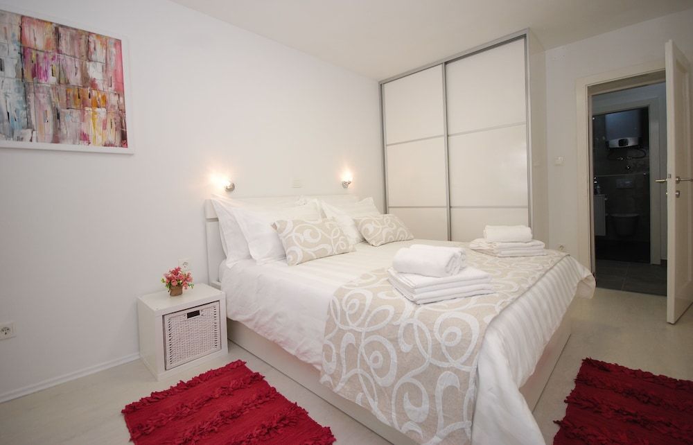 undefined Apartment Tonka