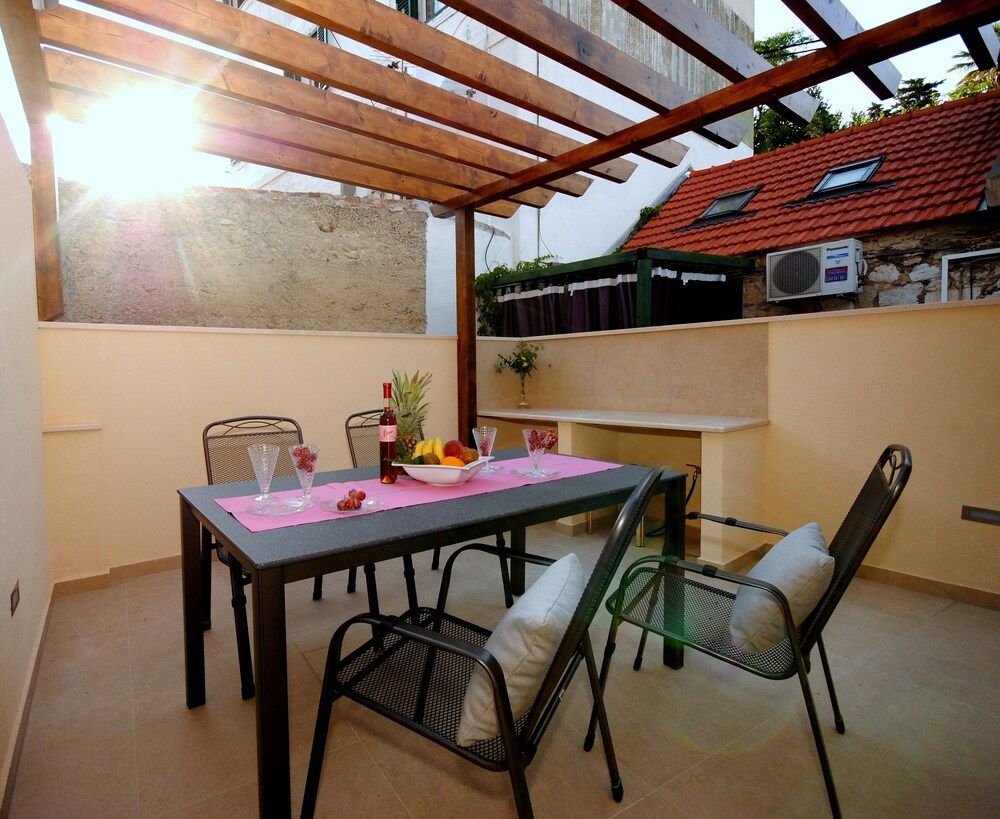 Apartment Tonka Apartment, Balcony 15