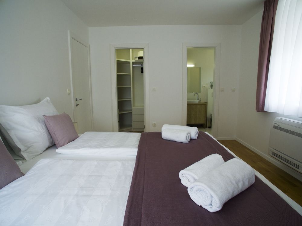 undefined Presidential Suites Chica Cure 4