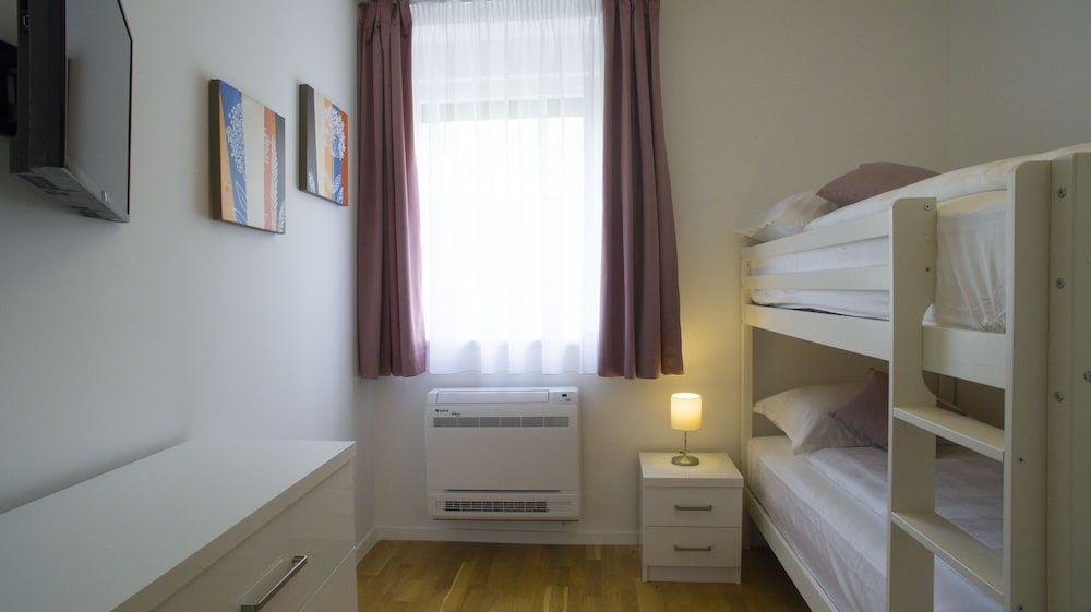 undefined Presidential Suites Chica Cure 6