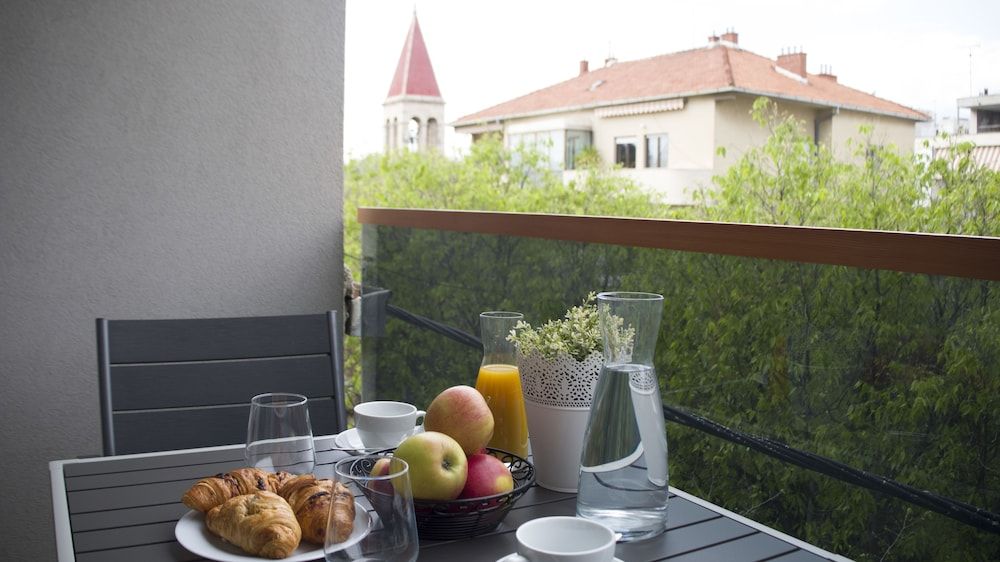 Presidential Suites Chica Cure Superior Apartment, City View 7