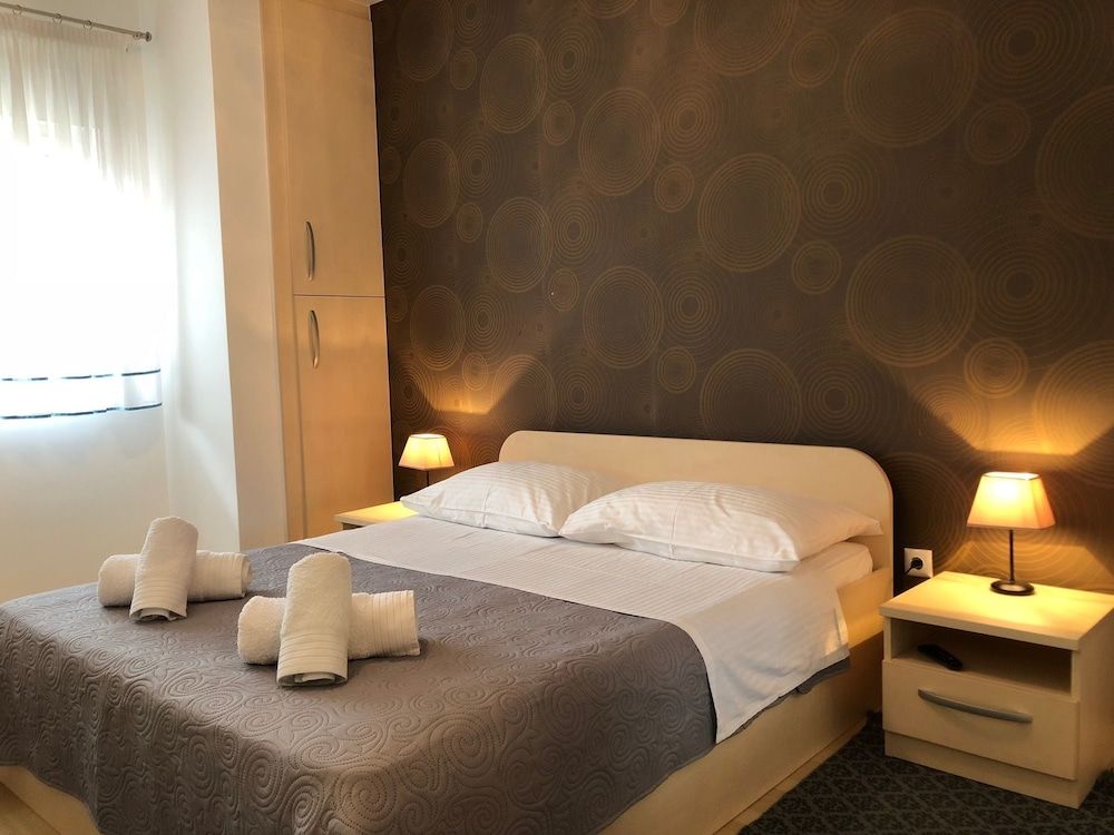 undefined Modern Accommodation 6