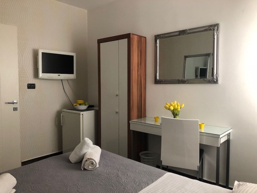 undefined Modern Accommodation 4