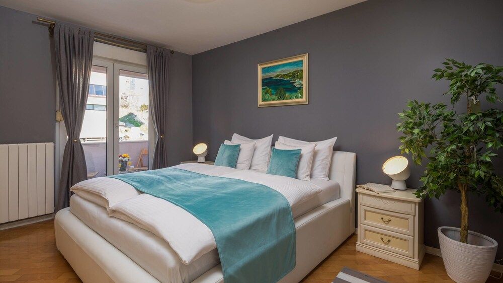 undefined Sun Spalato Art 7