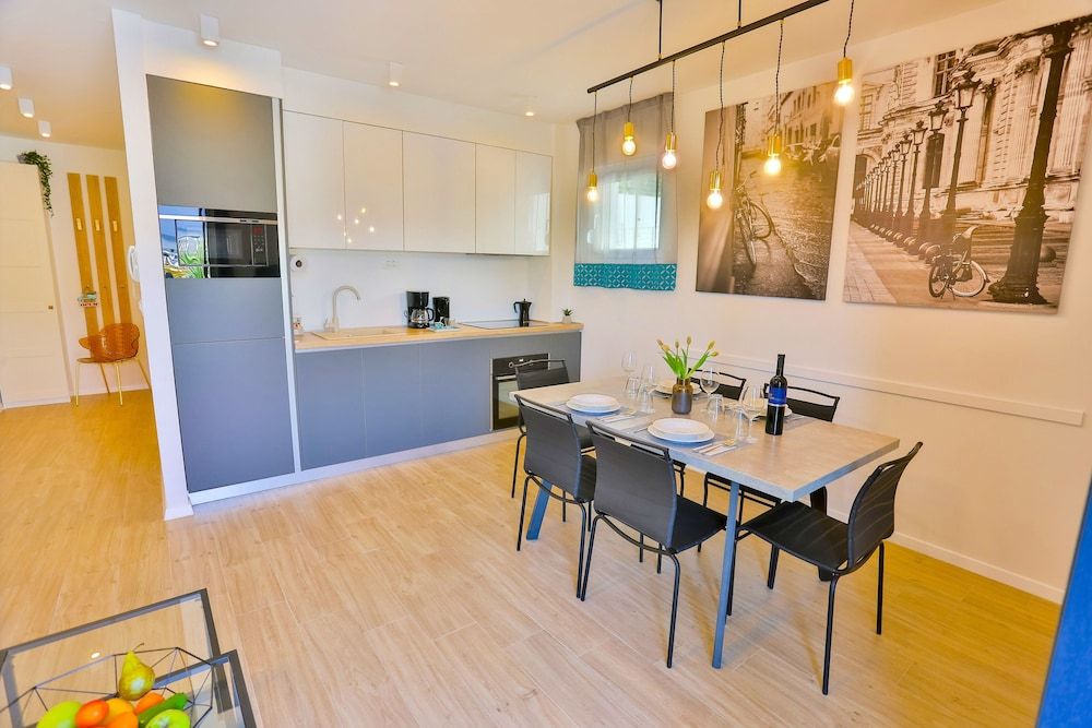 undefined Split Luxury Collection 9