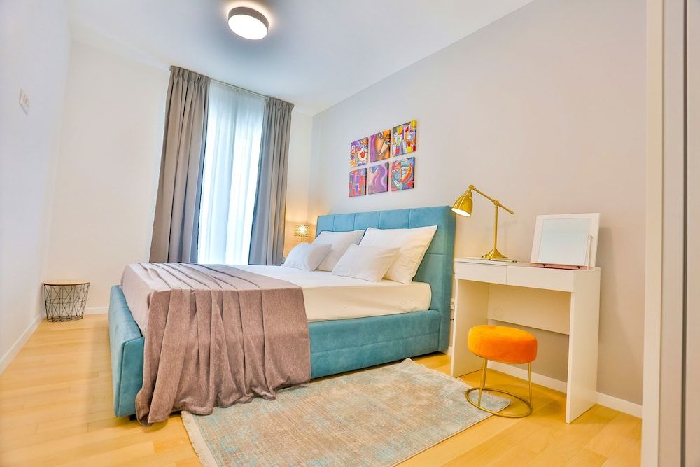 undefined Split Luxury Collection