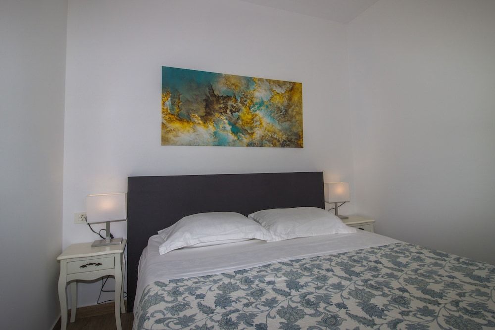 undefined Brand New Suite next to Palace & Beach 5