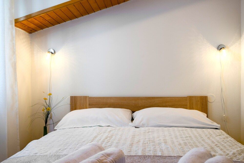 undefined Split Apartments with Hotel Service 9