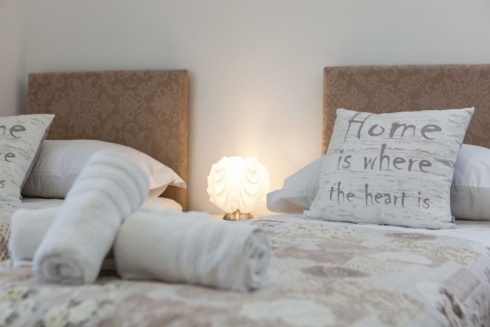 Split Apartments with Hotel Service Traditional Studio, City View (V) 7