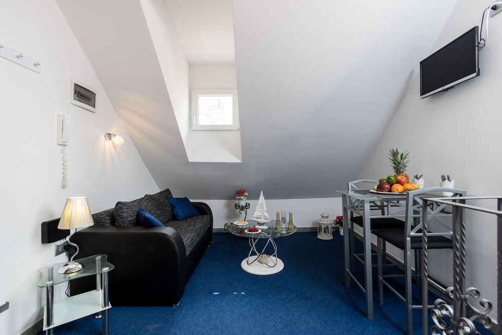 Split Apartments with Hotel Service Executive Studio 22