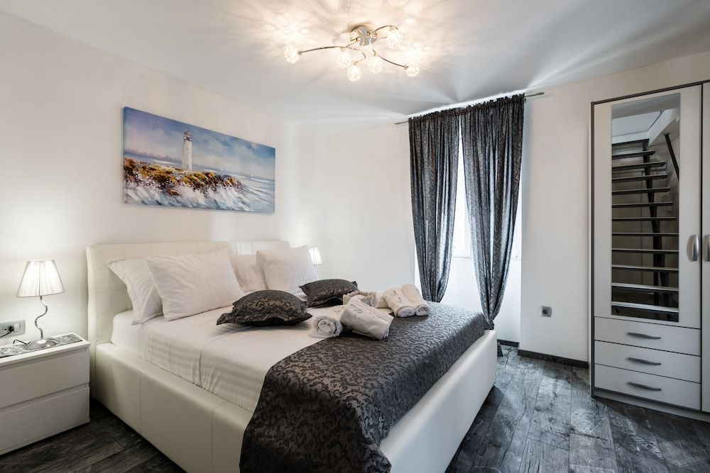 undefined Split Apartments with Hotel Service 2